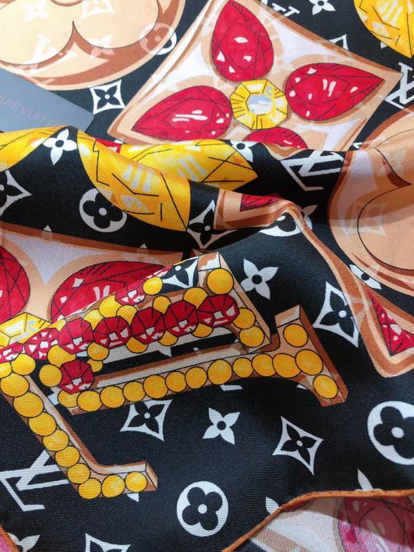 LV silk scarf 90X90cm E (8)