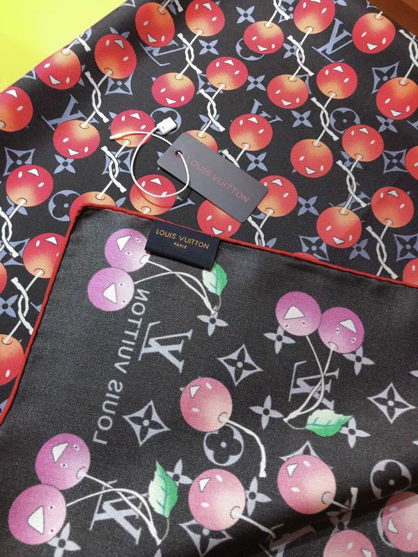 LV silk scarf 90X90cm E (9)