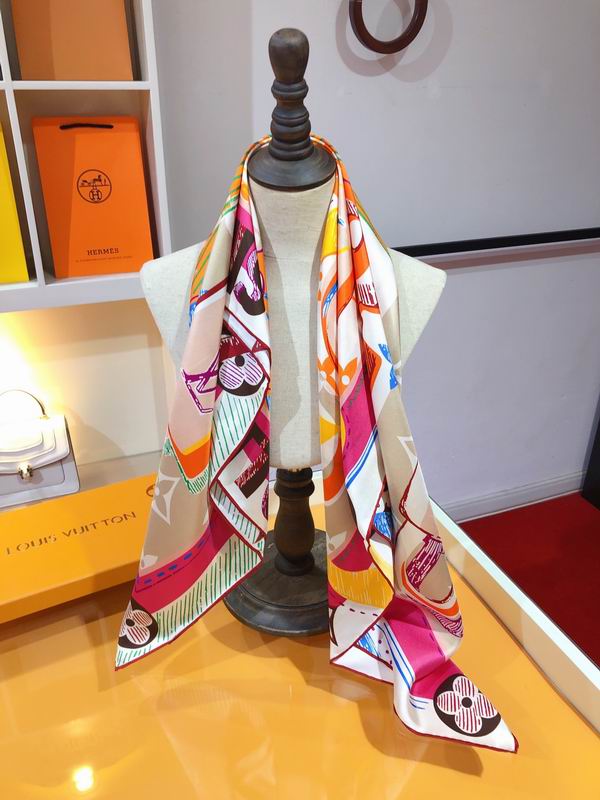 LV silk scarf 90X90cm E (9)