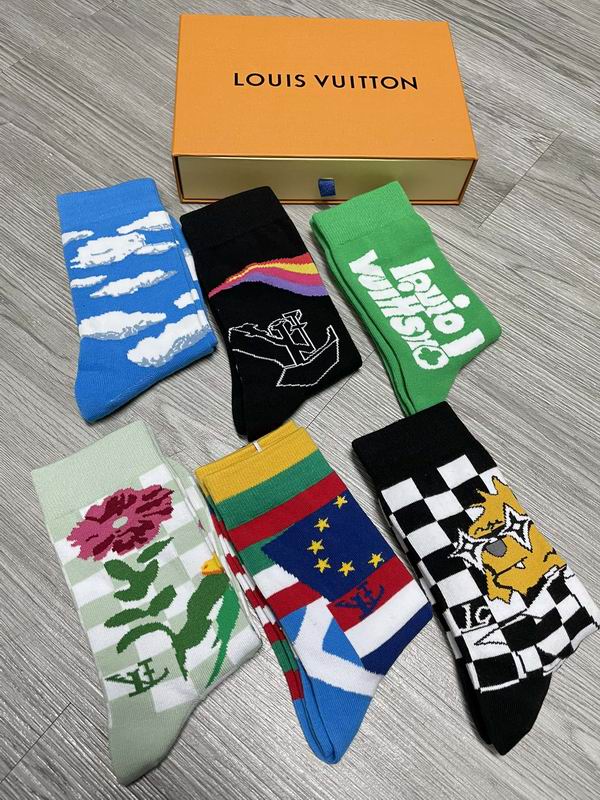 LV socks (3)