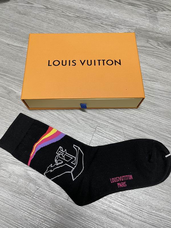LV socks (4)