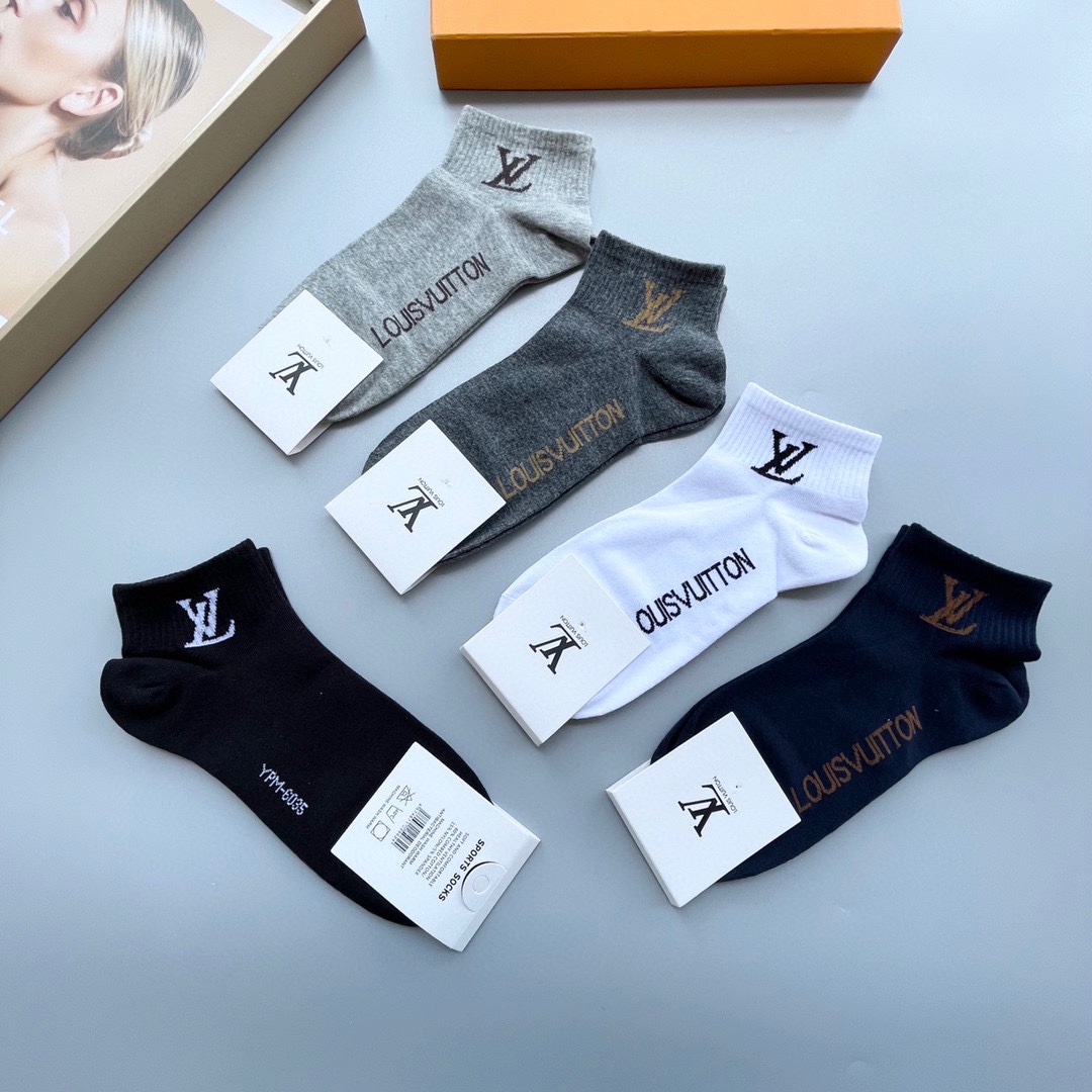 LV socks  (1)