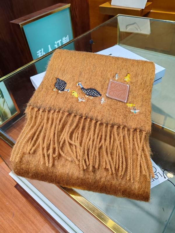 Loewe 185X23cm 63%马海毛35%羊毛2%锦纶 E (1)