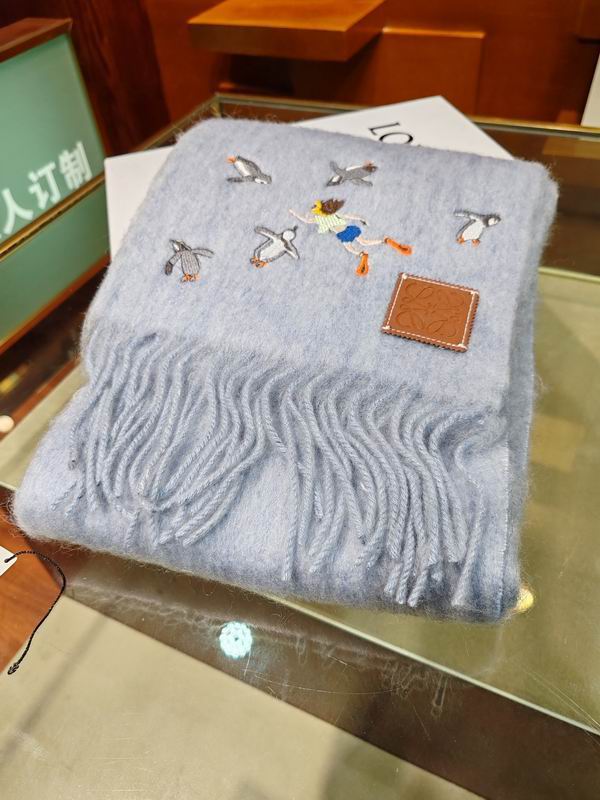 Loewe 185X23cm 63%马海毛35%羊毛2%锦纶 E (13)