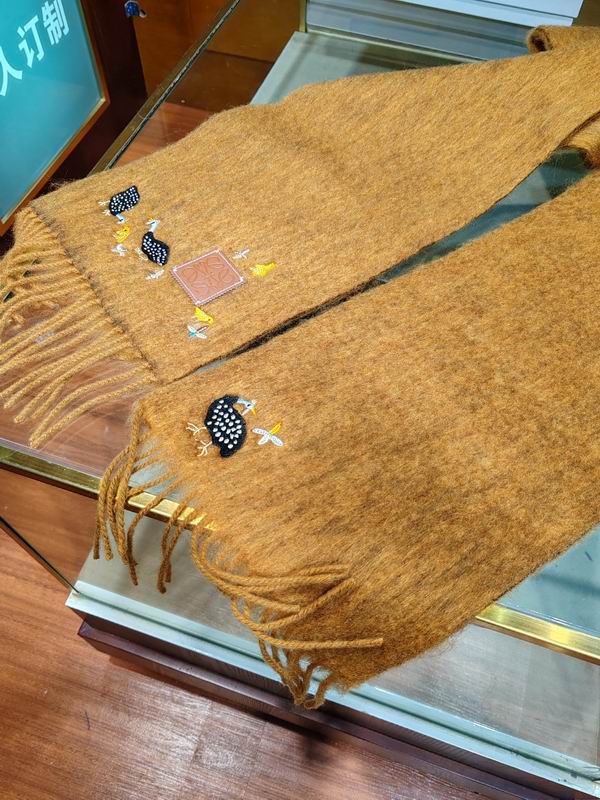 Loewe 185X23cm 63%马海毛35%羊毛2%锦纶 E (5)