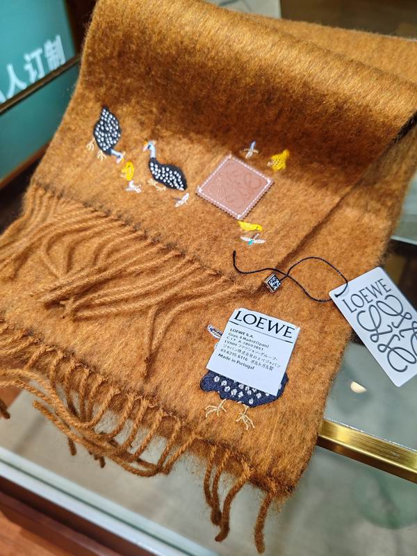 Loewe 185X23cm 63%马海毛35%羊毛2%锦纶 E (6)