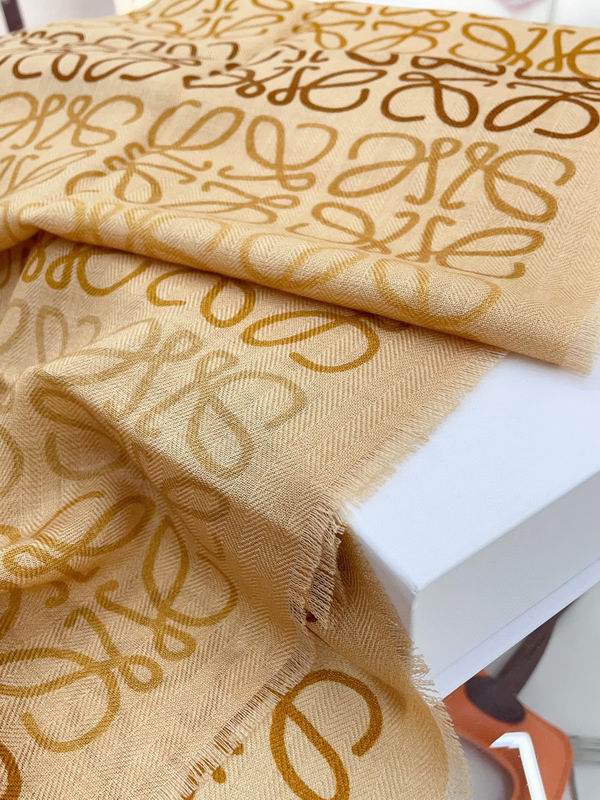 Loewe 42X190cm 73%羊毛 20%真丝 7%山羊绒 E (14)
