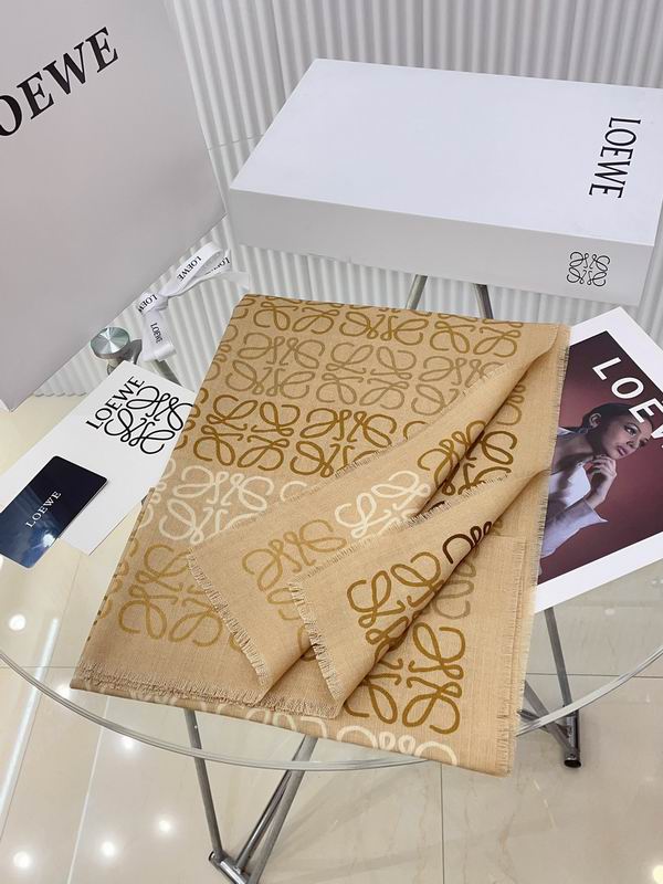 Loewe 42X190cm 73%羊毛 20%真丝 7%山羊绒 E (17)