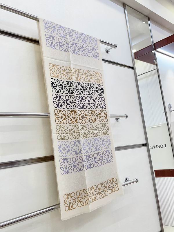 Loewe 42X190cm 73%羊毛 20%真丝 7%山羊绒 E (2)