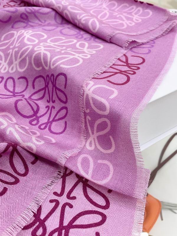 Loewe 42X190cm 73%羊毛 20%真丝 7%山羊绒 E (25)