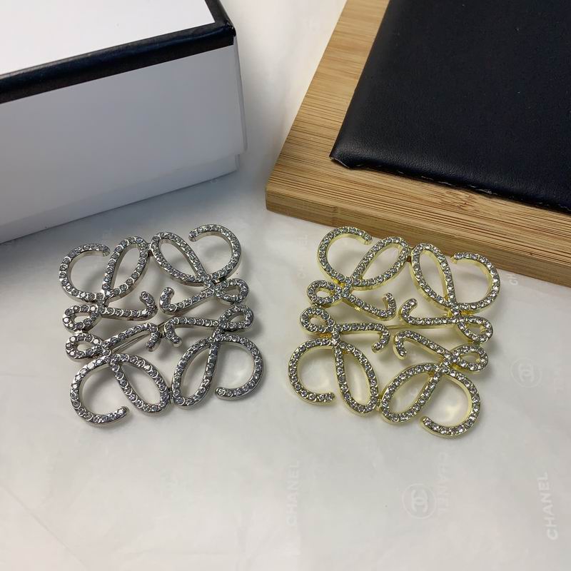 Loewe brooch 07yxh01 (1)