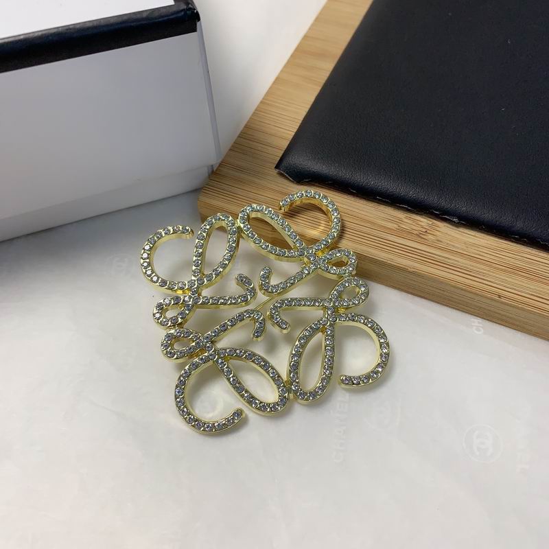 Loewe brooch 07yxh01 (2)