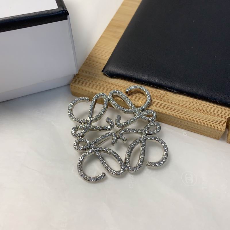 Loewe brooch 07yxh01 (4)