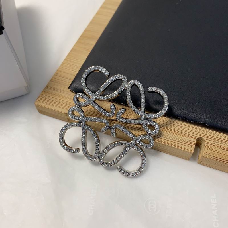 Loewe brooch 07yxh01 (5)