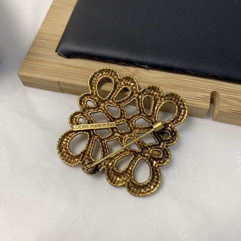 Loewe brooch 07yxh02 (3)