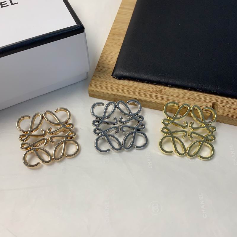 Loewe brooch 07yxh03 (1)
