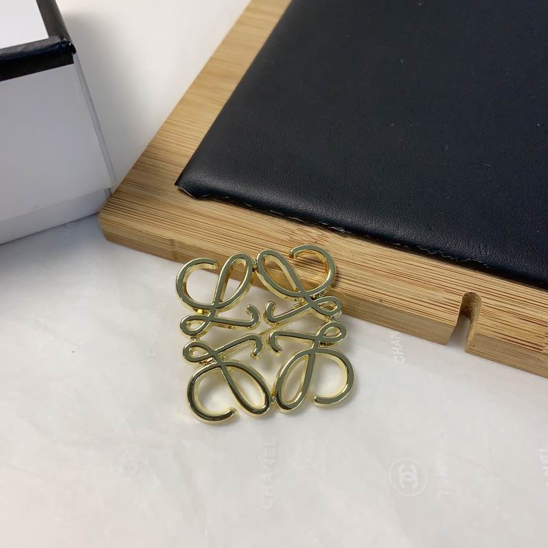 Loewe brooch 07yxh03 (4)
