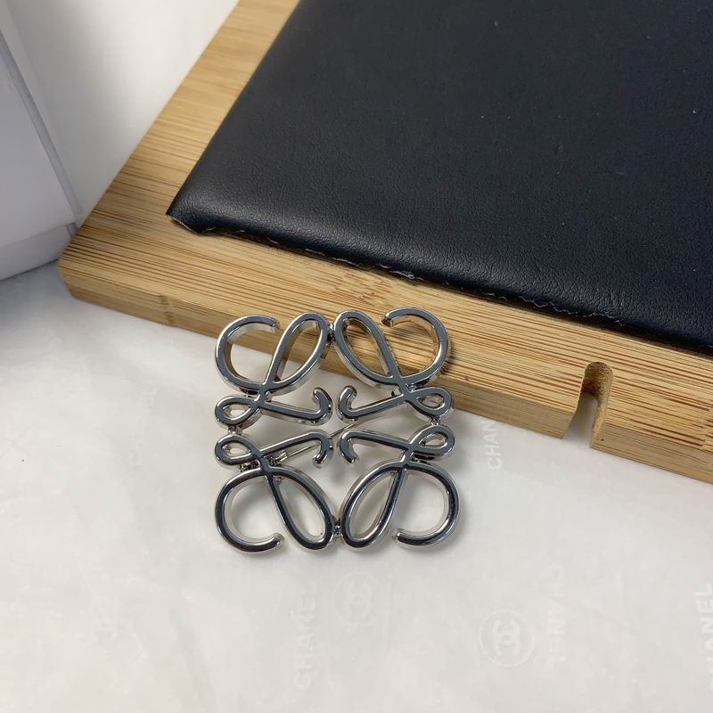 Loewe brooch 07yxh03 (6)