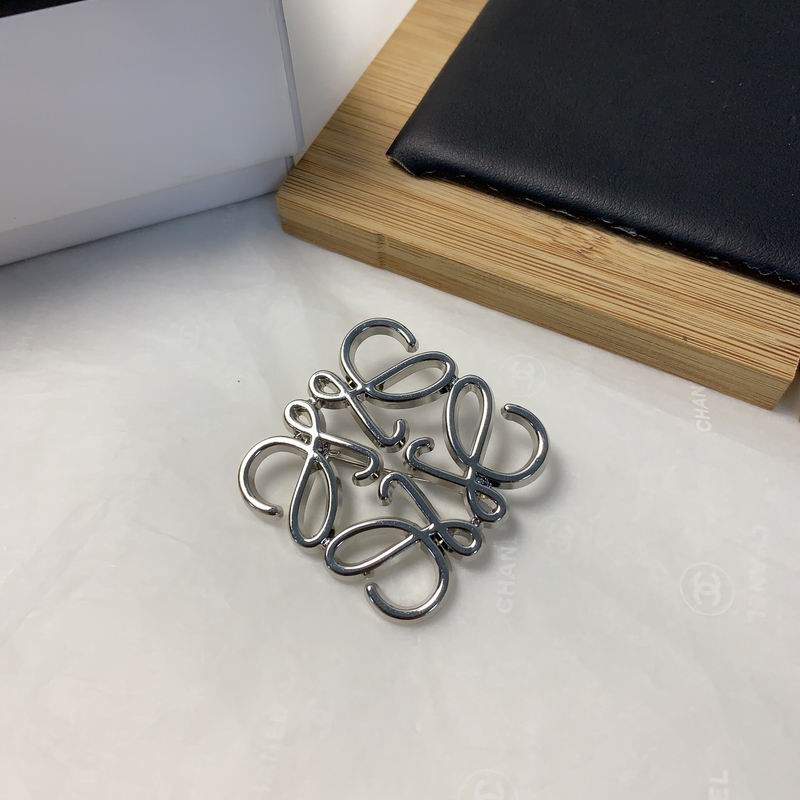 Loewe brooch 07yxh03 (7)