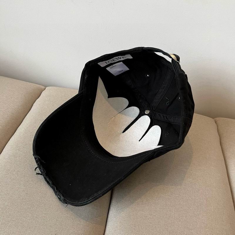 Loewe cap dx (149)