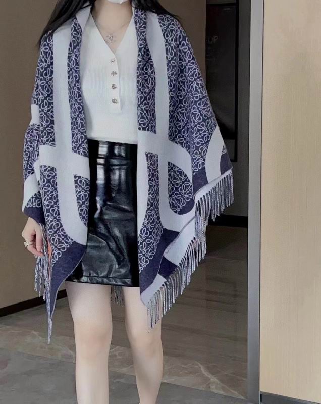 Loewe scarf 130X140cm E (1)