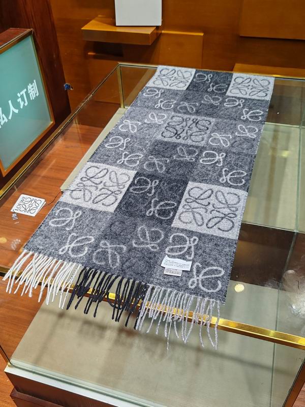 Loewe scarf 38X200cm 100%羊绒  E (45)