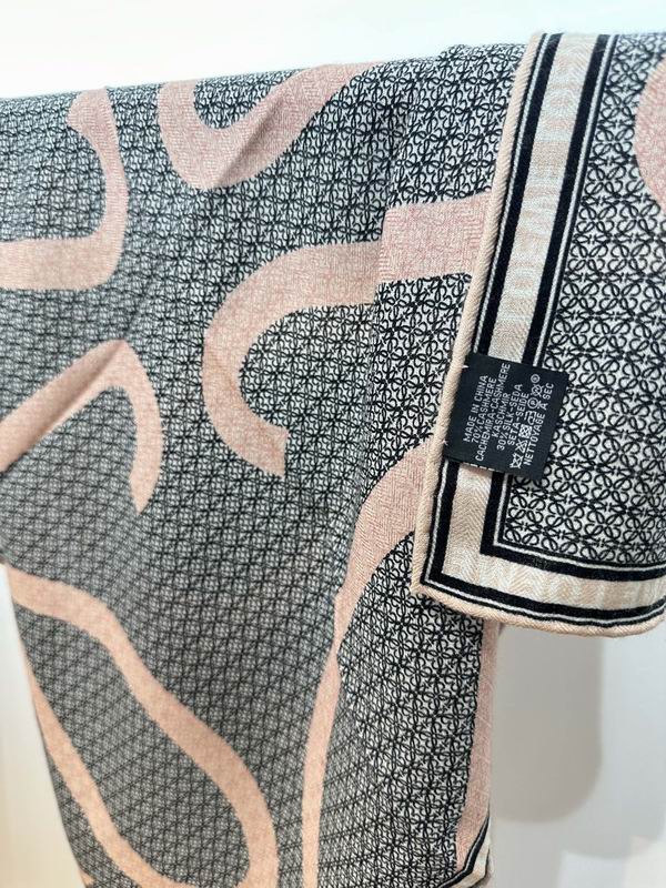 Loewe scarf 70X70cm E (3)
