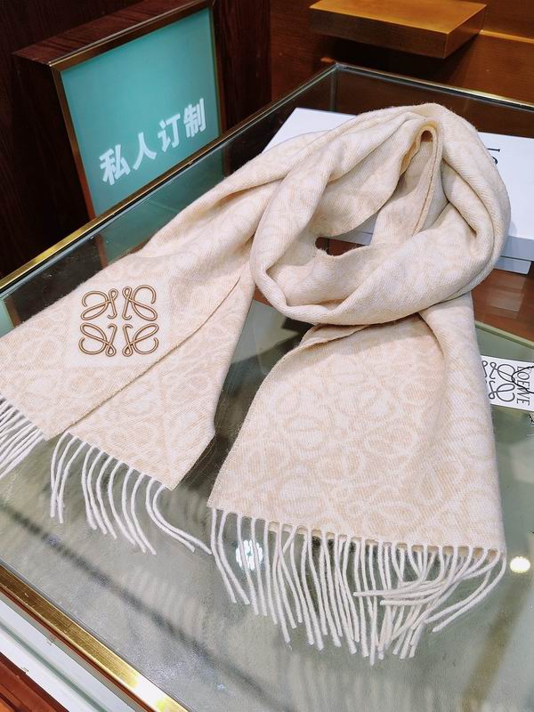 Loewe scarf E (1)