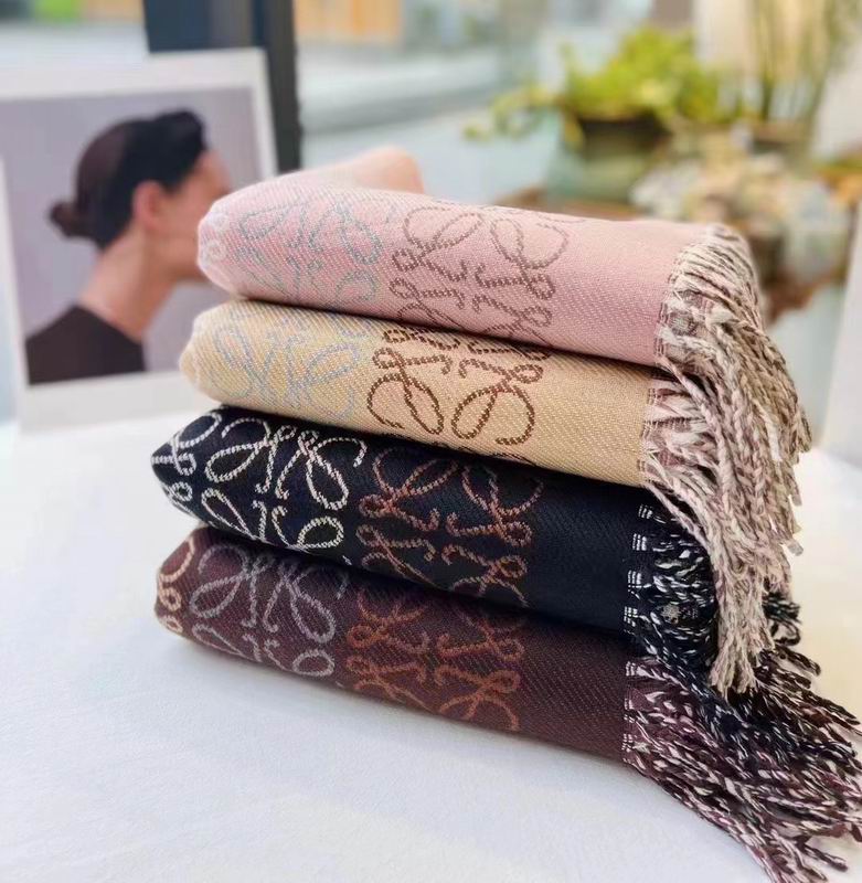 Loewe scarf E (1)