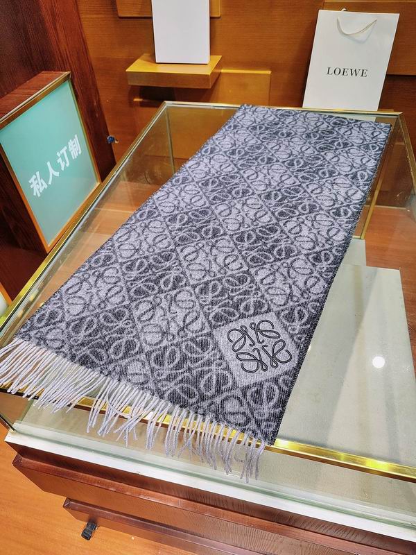 Loewe scarf E (17)
