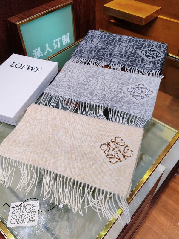 Loewe scarf E (2)