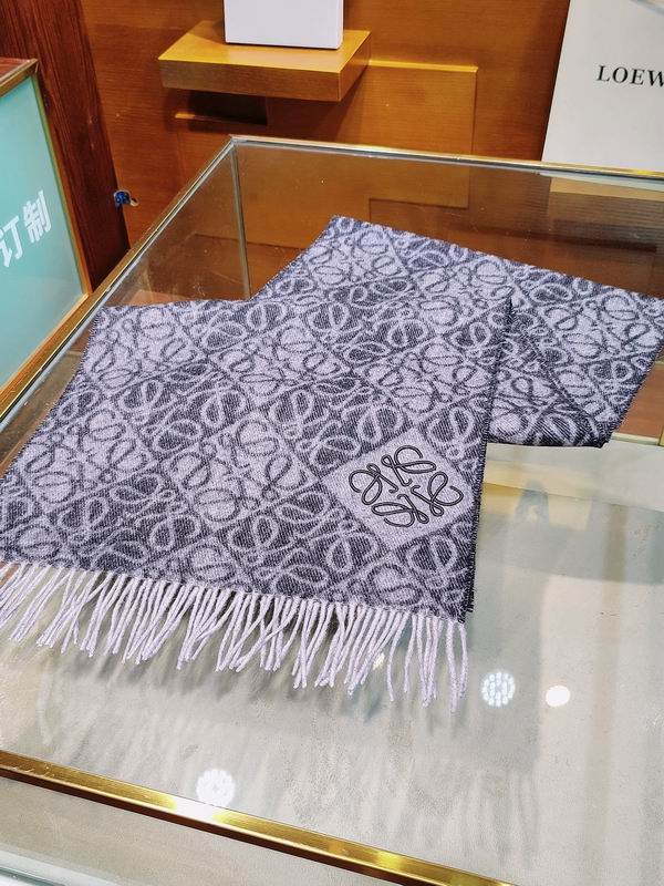 Loewe scarf E (21)