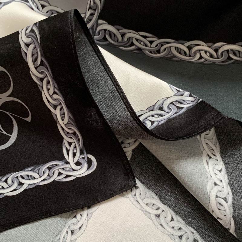 Loewe silk scarf 50X50cm E (12)