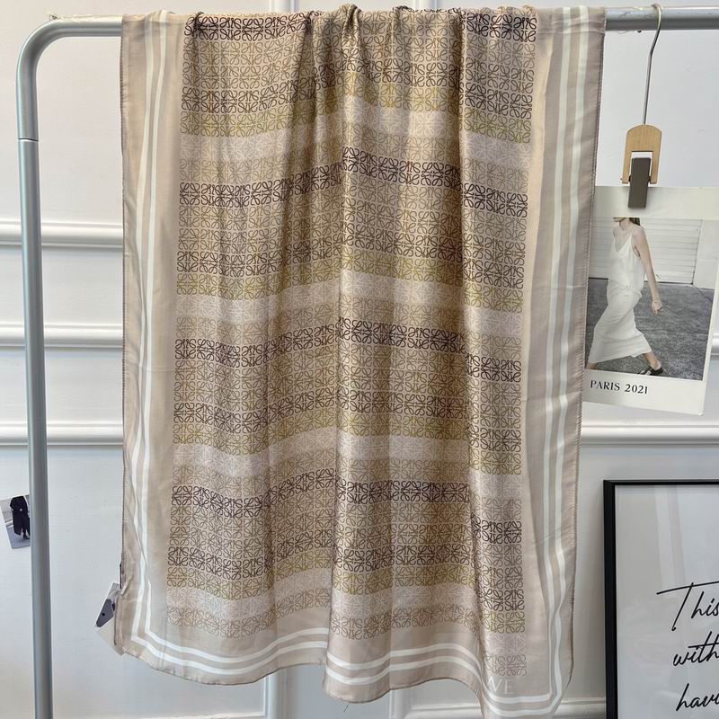 Loewe silk scarf 90-180cm E (11)