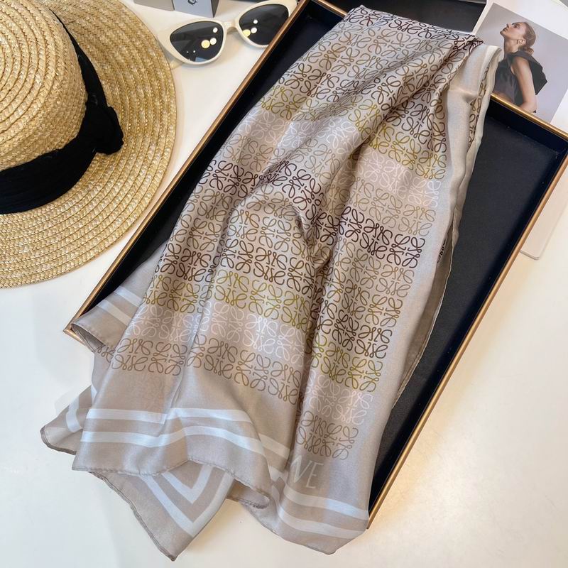 Loewe silk scarf 90-180cm E (12)