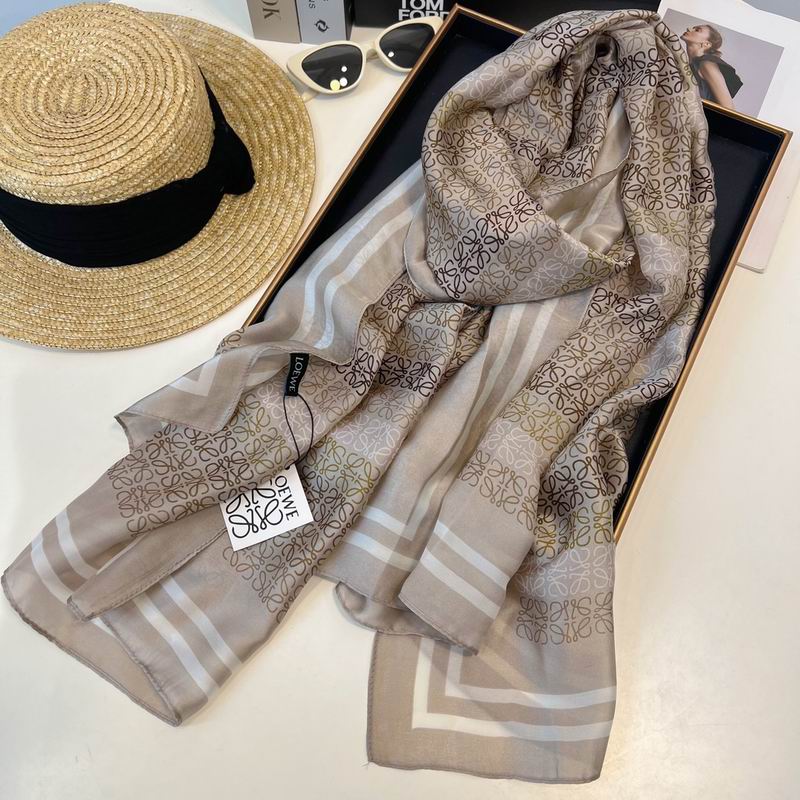 Loewe silk scarf 90-180cm E (14)