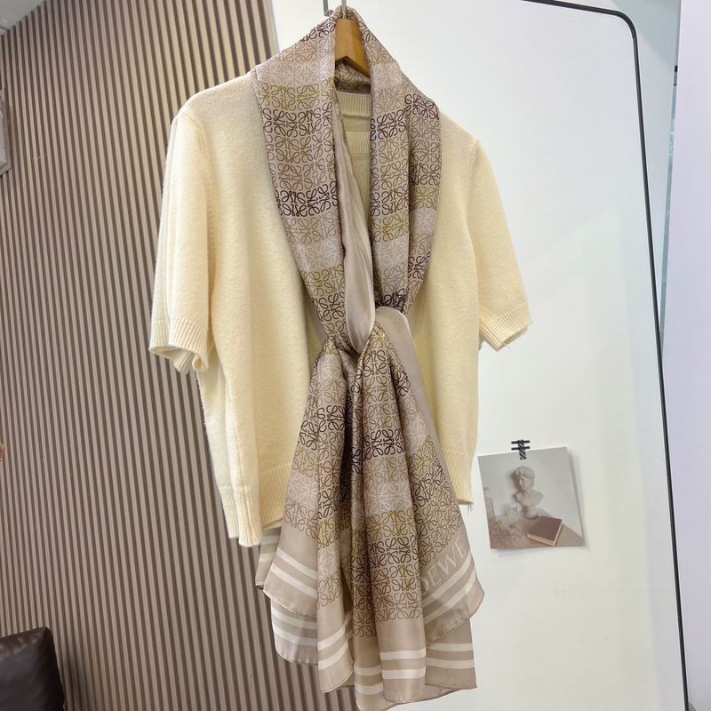 Loewe silk scarf 90-180cm E (15)