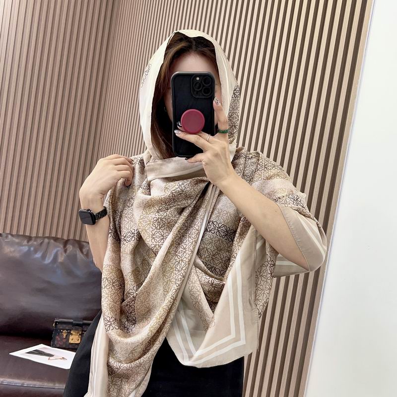 Loewe silk scarf 90-180cm E (16)