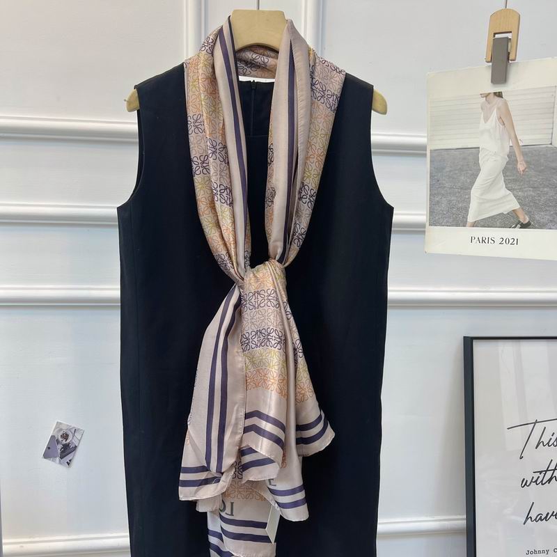 Loewe silk scarf 90-180cm E (19)