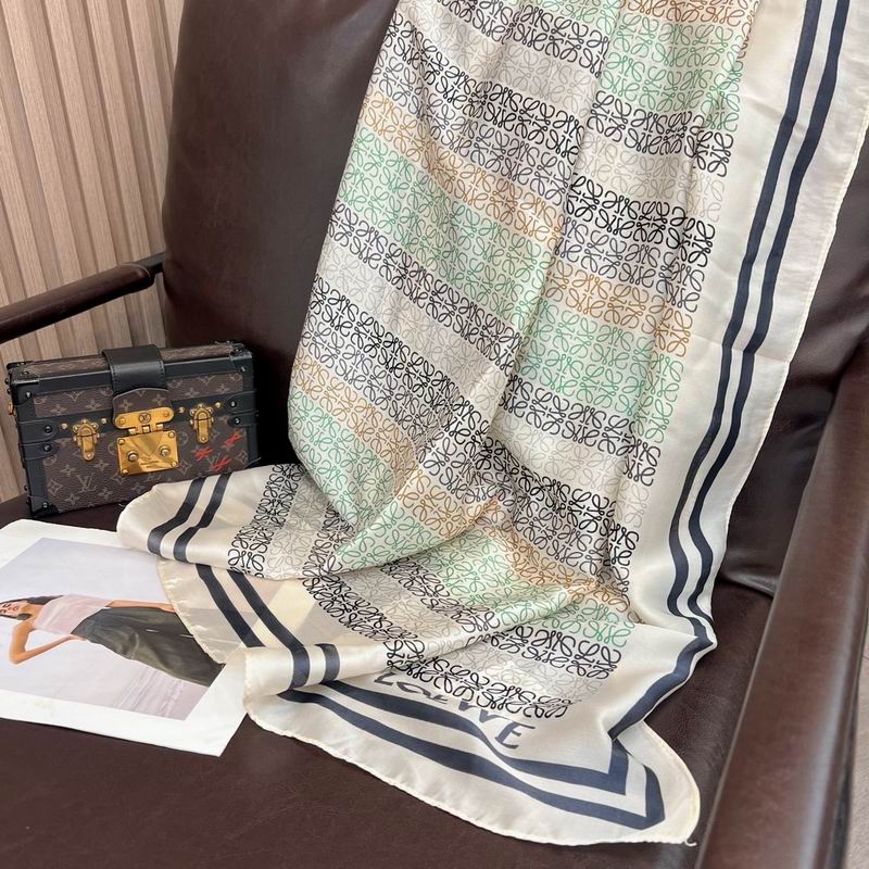 Loewe silk scarf 90-180cm E (2)