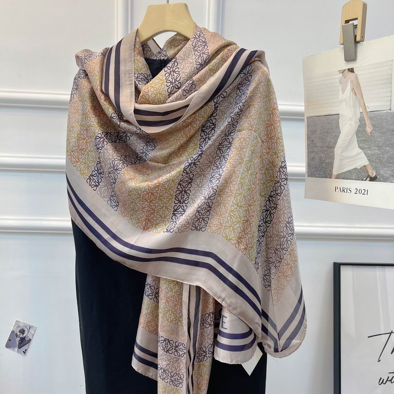 Loewe silk scarf 90-180cm E (20)