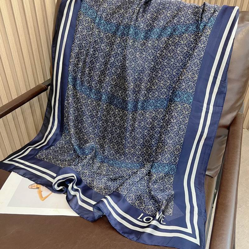 Loewe silk scarf 90-180cm E (29)