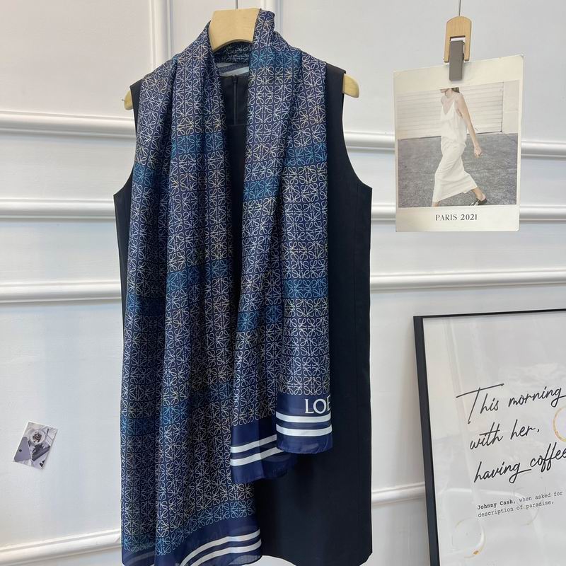 Loewe silk scarf 90-180cm E (30)