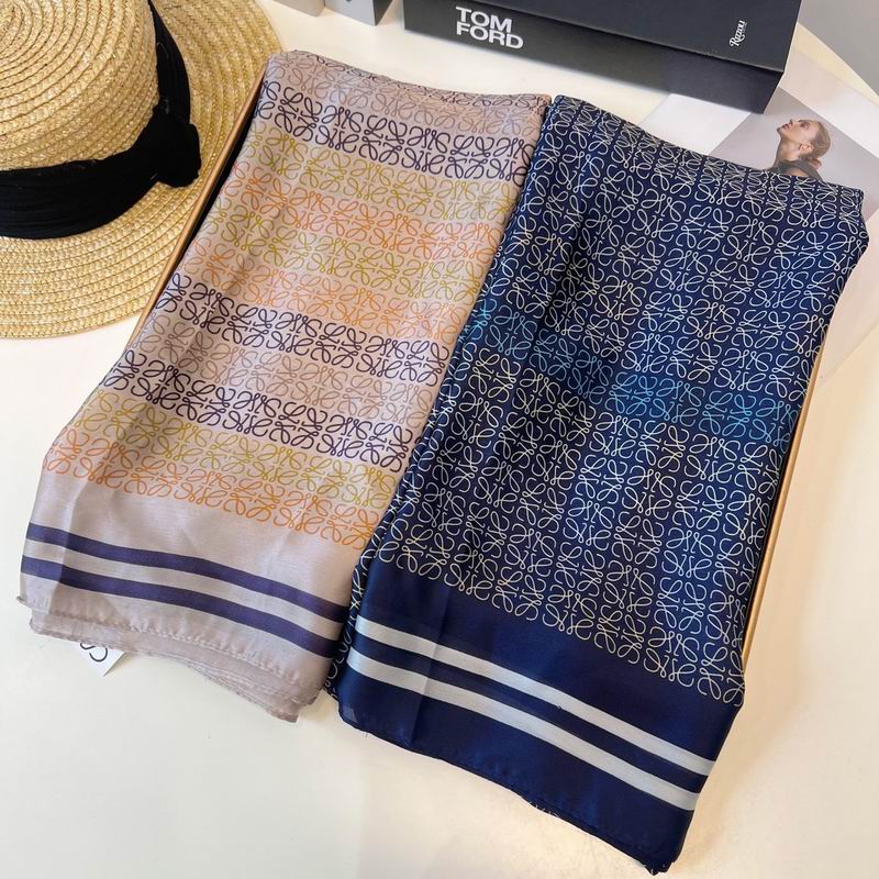 Loewe silk scarf 90-180cm E (34)