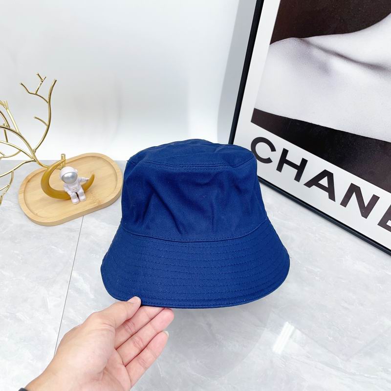 MIumiu hat dx (1614)