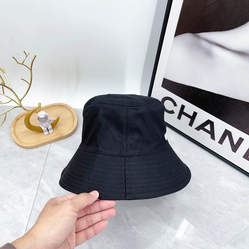 MIumiu hat dx (1624)