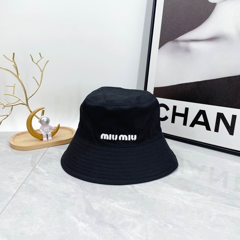 MIumiu hat dx (1626)