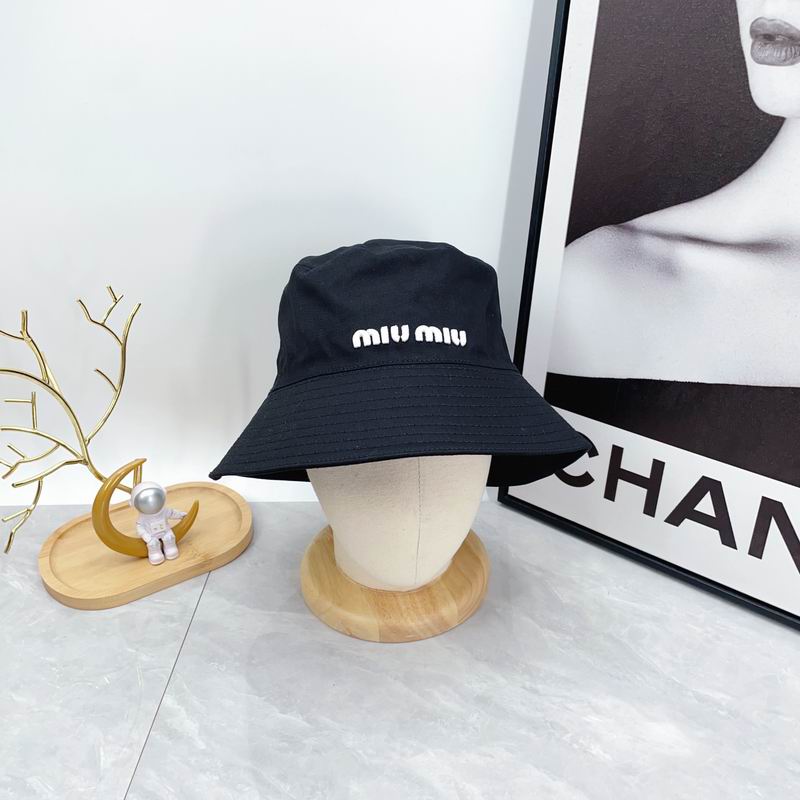 MIumiu hat dx (1629)