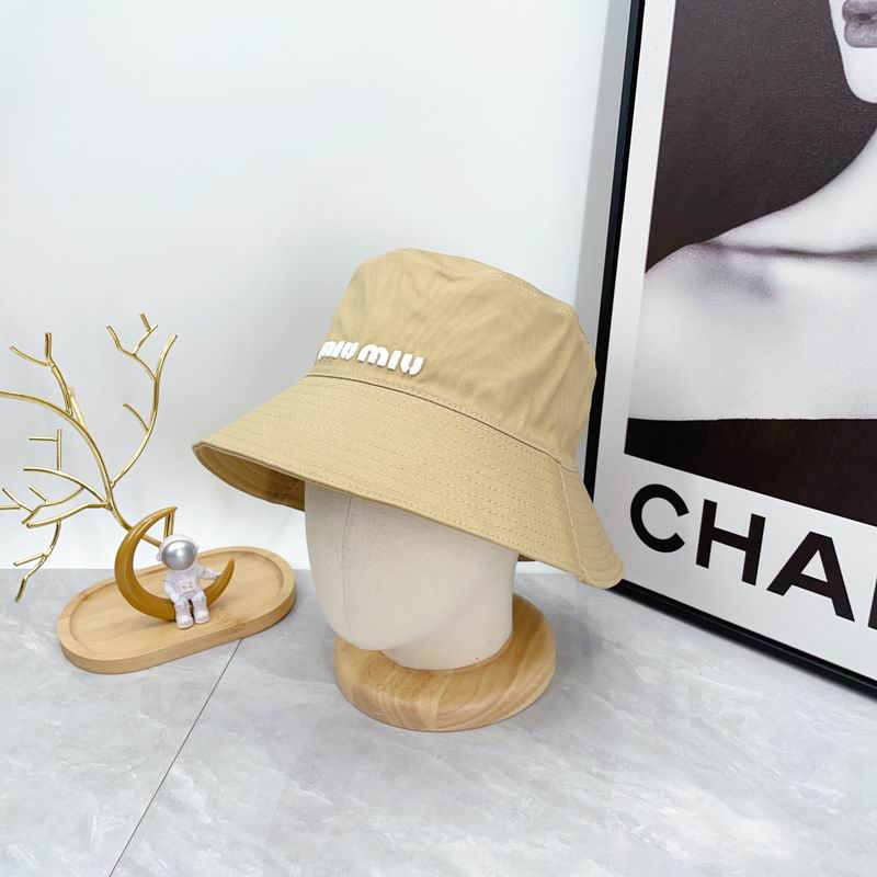 MIumiu hat dx (1637)
