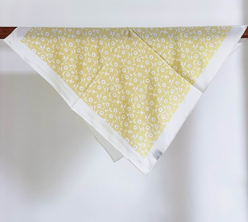 Marimekko silk scarf 70X70cm E23 (1)